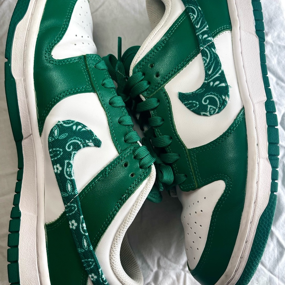 Nike Dunk Low “Green Paisley” Limited edition Nike sneakers